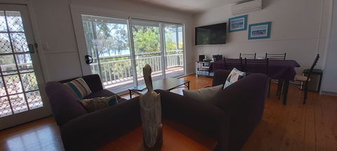 Paradise Bungalow Waterfront - Accommodation Port Macquarie 6