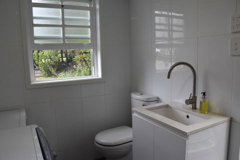 Paradise Bungalow Waterfront - Accommodation Port Macquarie 4