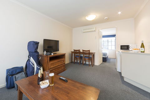 Canberra Parklands Central - Accommodation Port Macquarie 4