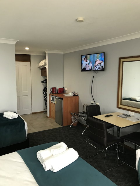Town & Country Motor Inn Forbes - Accommodation Port Macquarie 4