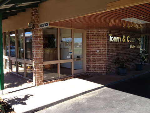Town & Country Motor Inn Forbes - Accommodation Port Macquarie 3