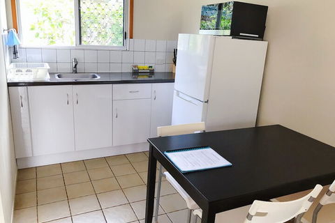 Paradise Court Holiday Units - Accommodation Port Macquarie 5