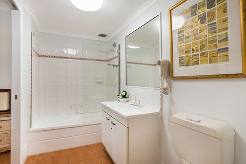 The York Beachfront Holiday Apartments - Accommodation Port Macquarie 6