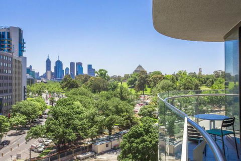 Apartments Melbourne Domain â€“ St. Kilda Road - Accommodation Port Macquarie 4