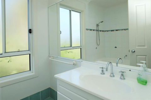 SPINNAKER 1 - Accommodation Port Macquarie 6