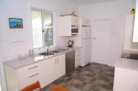 Fleur Cottage 7 Willow Street - Accommodation Port Macquarie 6