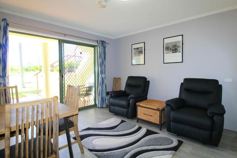 Beachfront 2 25 Willow Street - Accommodation Port Macquarie 3
