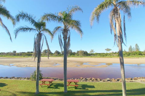 Beachfront 4 25 Willow Street - Accommodation Port Macquarie 1