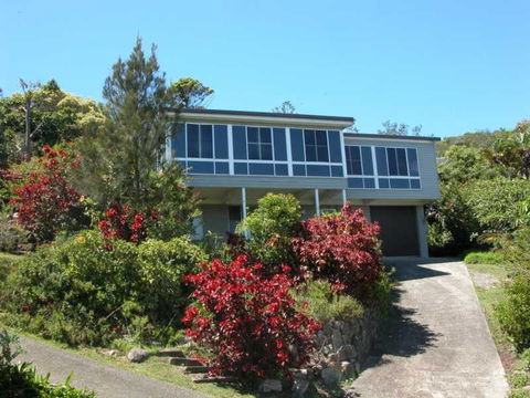 Bally High 20 Dulconghi Street - Accommodation Port Macquarie 2