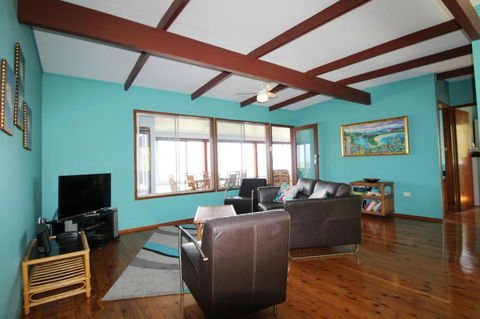 Bally High 20 Dulconghi Street - Accommodation Port Macquarie 6