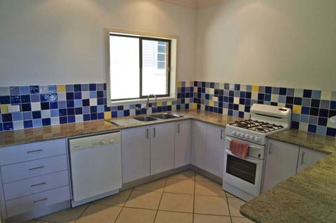 Cooinda 17 Dulconghi Street - Accommodation Port Macquarie 1
