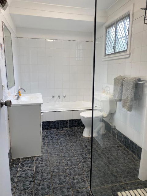 Allamanda House 3 Willow Street - Accommodation Port Macquarie 4