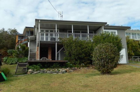 Awesome View 4 View Street - Accommodation Port Macquarie 3