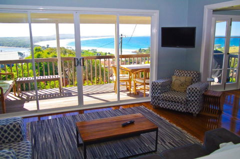 Awesome View 4 View Street - Accommodation Port Macquarie 5