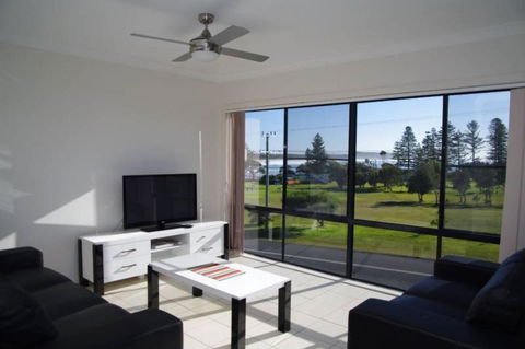 Dolphin Court 2 1 Gowing Street - Accommodation Port Macquarie 4
