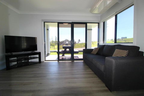 Dolphin Court 2 1 Gowing Street - Accommodation Port Macquarie 2