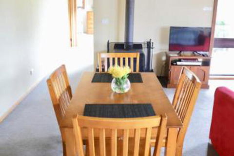 Red Ceder Cottage Great Ocean Road Port Campbell - Accommodation Port Macquarie 3