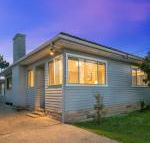 The Entrance North Lakeside Cottage - Accommodation Port Macquarie