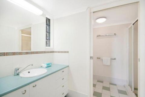 Sunshine Cove Across The Road From The Beach - Accommodation Port Macquarie 4