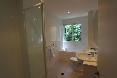 Delightful Family Apartment In Modern Complex - Accommodation Port Macquarie 3