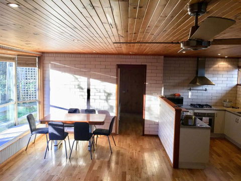 Romantic Getaway With Spa & Wifi Pet Friendly - Accommodation Port Macquarie 5