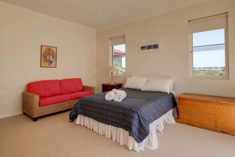 Fleetwood - Accommodation Port Macquarie 3