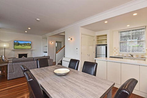 Villa 2br Grange Resort Condo Located Within Cypress Lakes Resort (nothing Is More Central) - Accommodation Port Macquarie 4