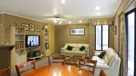 St Trinians 3a - Accommodation Port Macquarie 5