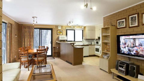 St Trinians 3a - Accommodation Port Macquarie 1