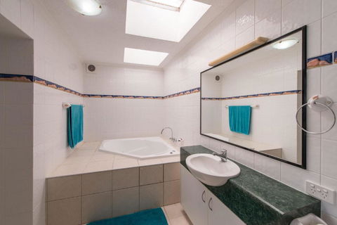 4 Mooloomba - Accommodation Port Macquarie 5