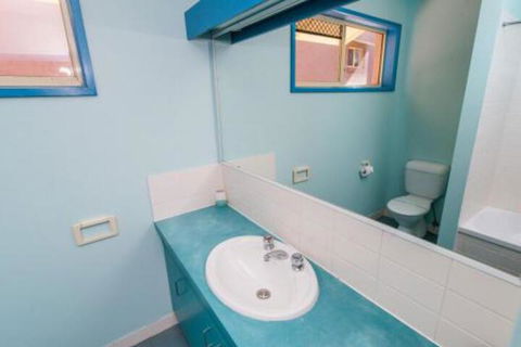At Cylinder Unit 2 - Accommodation Port Macquarie 6