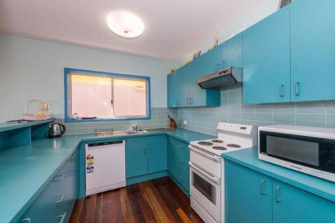 At Cylinder Unit 2 - Accommodation Port Macquarie 4