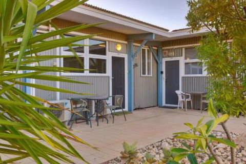 Getaway Villas Unit 38 12 1 Bedroom Self Contained Accommodation - Accommodation Port Macquarie 0