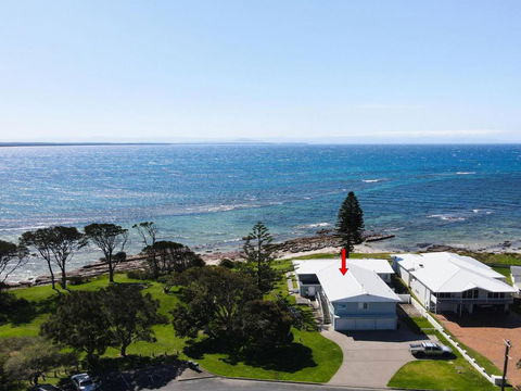 Ocean Blue Apartment One Oceanfront Apartment - Accommodation Port Macquarie 2