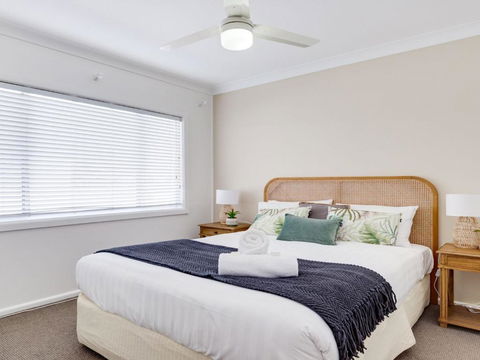 Ocean Blue Apartment Three Apartment On 2nd Level - Accommodation Port Macquarie 1