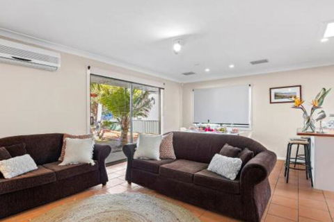 Blue Haze Air Conditioned Comfort - Accommodation Port Macquarie 4