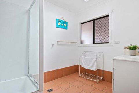 Blue Haze Air Conditioned Comfort - Accommodation Port Macquarie 3
