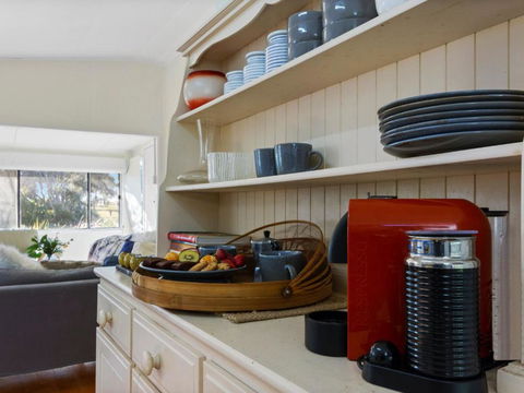 Between 2 Beaches Comfortable Private Sanctuary - Accommodation Port Macquarie 4