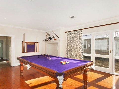 Robin Hill Manor Rambling Retreat & Tennis Court - Accommodation Port Macquarie 3