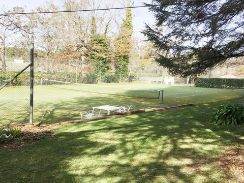 Robin Hill Manor Rambling Retreat & Tennis Court - Accommodation Port Macquarie 1