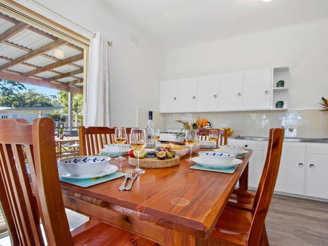 Beach Escape At Currarong Basic Family Accommodation - Accommodation Port Macquarie 3