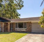 Corner Haven family retreat with outdoor living - Accommodation Port Macquarie