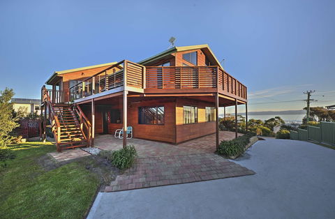 Zenith - Accommodation Port Macquarie 0