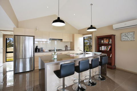 Panorama At The Lake Pet Friendly 15 Mins To Hyams Beach - Accommodation Port Macquarie 5