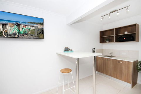 STUNNING HOME WITH SPECTACULAR VIEWS & CLOSE TO THE BEACH - Accommodation Port Macquarie 5