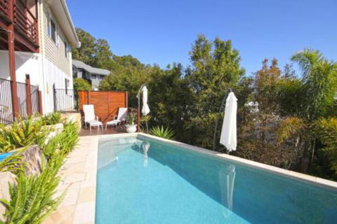 STUNNING HOME WITH SPECTACULAR VIEWS & CLOSE TO THE BEACH - Accommodation Port Macquarie 0