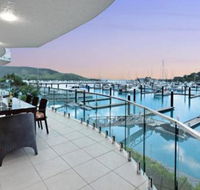Pavillion 3 Absolute Waterfront 4 Bedroom 2 Lounge Room Plunge Pool  Golf Buggy - Accommodation Port Macquarie