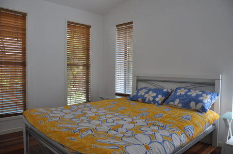 24 Esprit Drive Beach Home With Open Plan Living & Walking Distance To Beach - Accommodation Port Macquarie 1