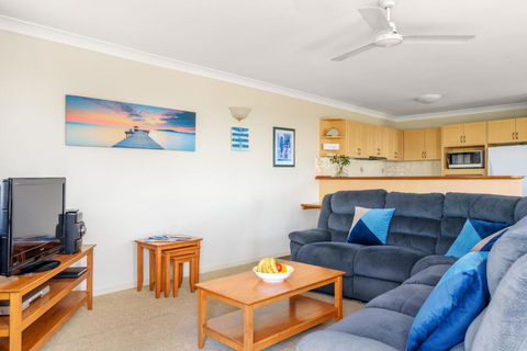 2 / 80 Cooloola Drive Comfortable & Cosy Unit Enjoying Ocean Views & Views To Fraser Island - Accommodation Port Macquarie 3