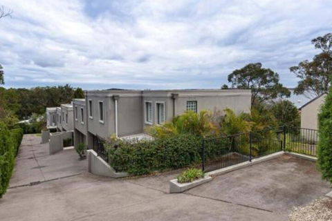 Aislinn 3 / 273 Corrie Parade Air Con Water Views BBQ - Accommodation Port Macquarie 3